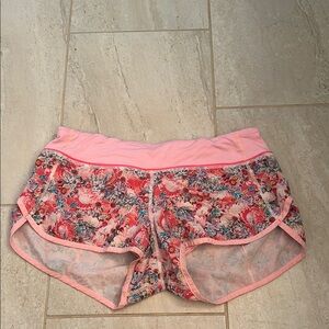 Lululemon Size 8 Run Short